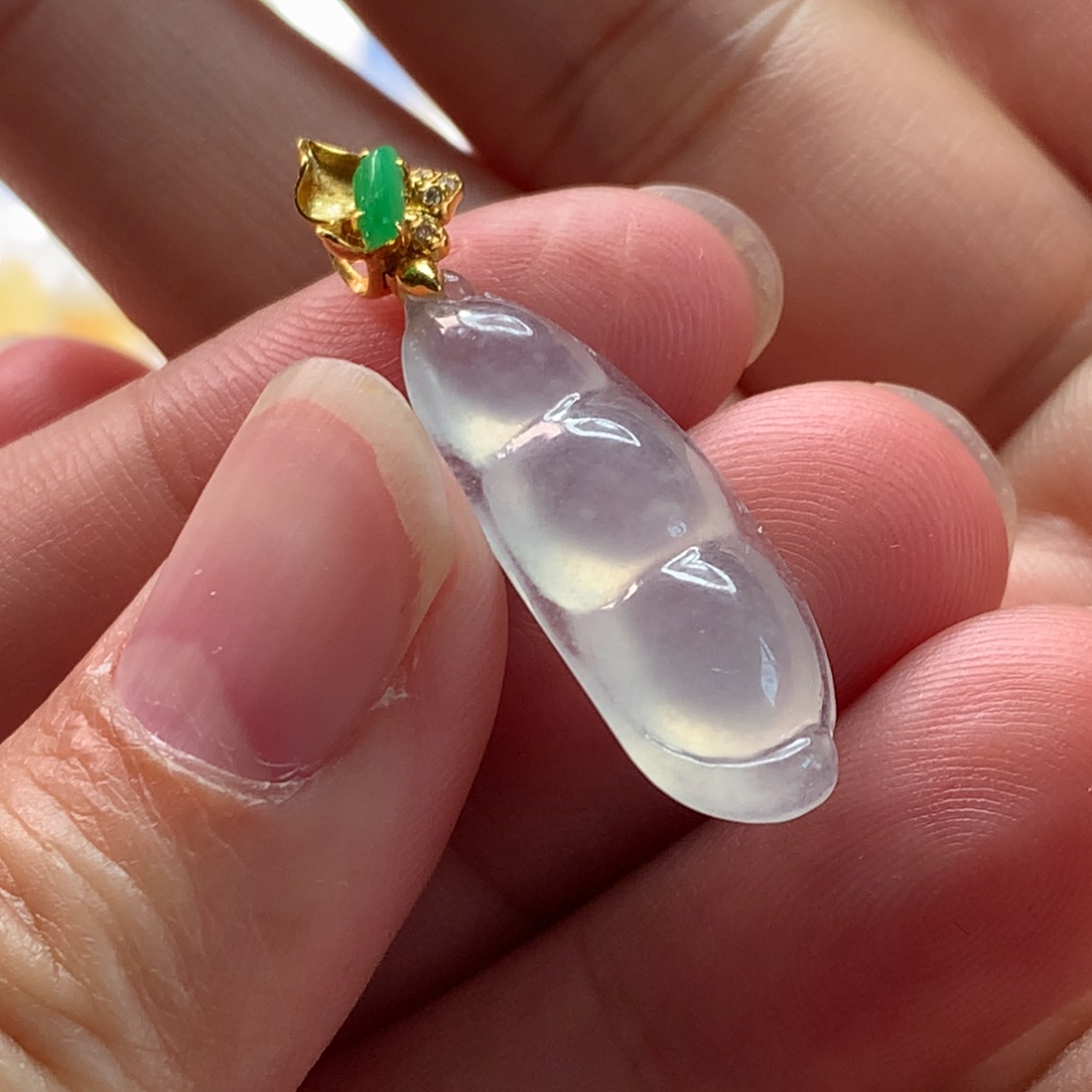 定制翡翠18K金镶嵌1件高冰豆，18k金扣头大漏