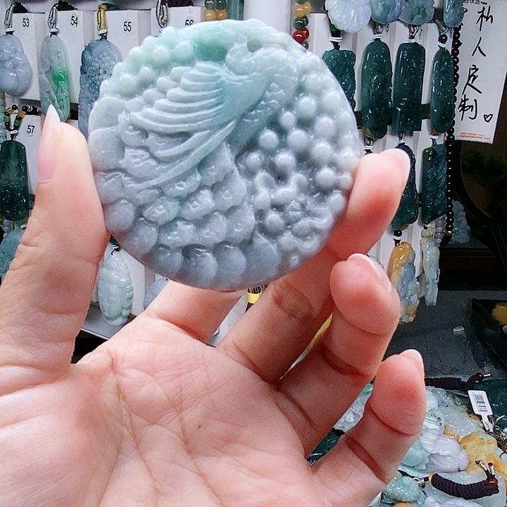 颈饰足铂镶嵌翡翠翡翠