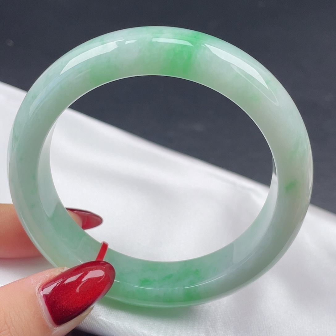 翡翠未镶嵌手镯57圈口