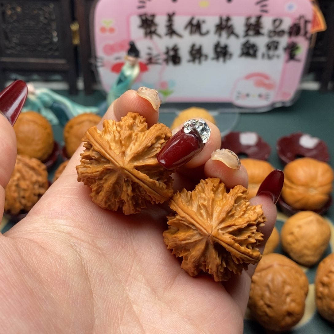 文玩核桃把件烹****国花王八棱