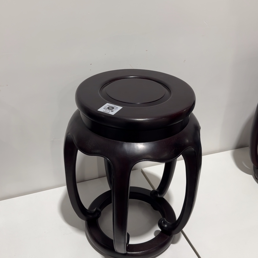 端景台紫檀木类血檀鼓凳