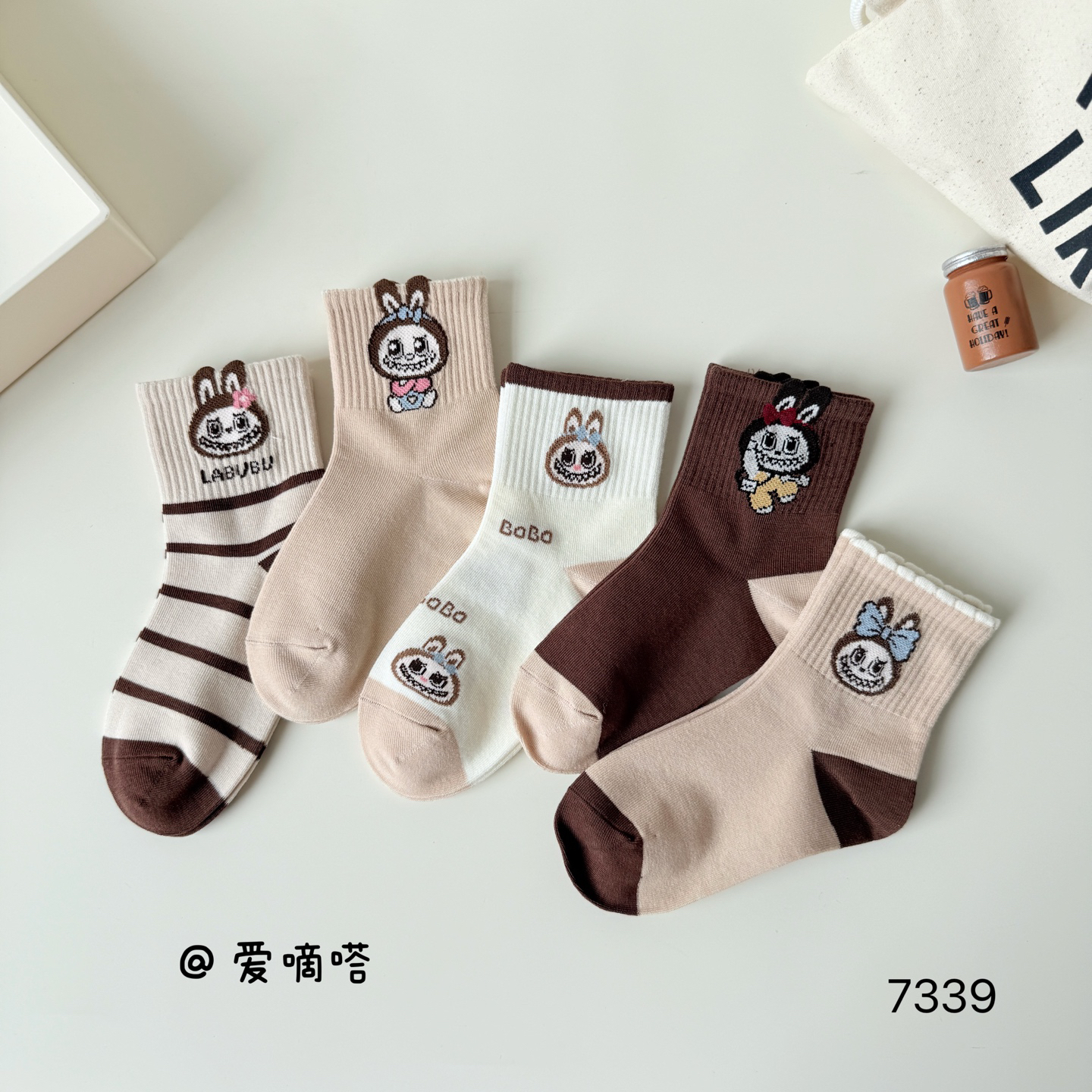 爱嘀嗒7339儿童袜子女童秋冬卡通咖色可爱精梳棉中筒新款