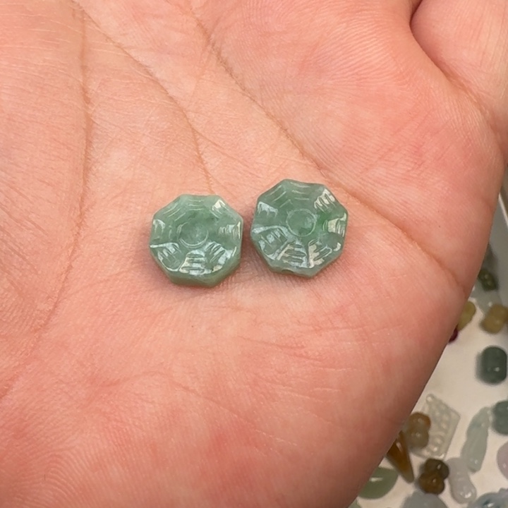 翡翠颈饰未镶嵌胜*