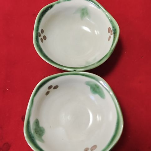 瓷片盘，沙锅，瓷片，瓶，碗，各种沙锅，摆件，