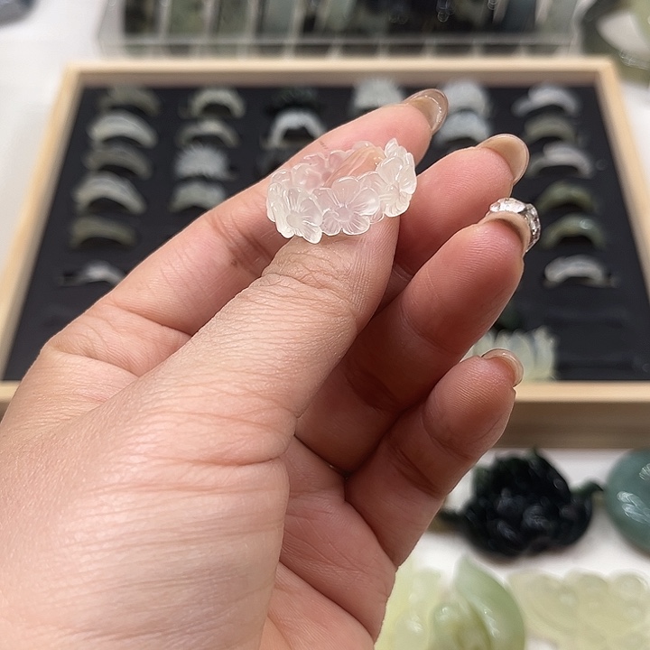 芳***深蛇纹石玉合金戒指