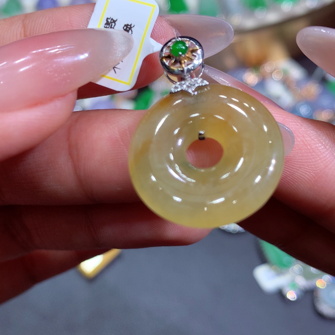 翡翠吊坠(赠链)18K金镶嵌