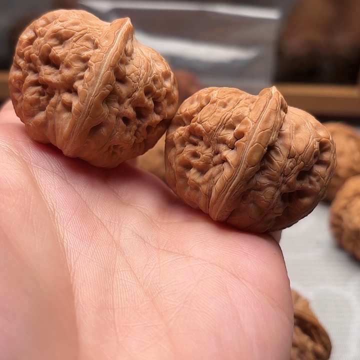 文玩核桃把件40.5元宝