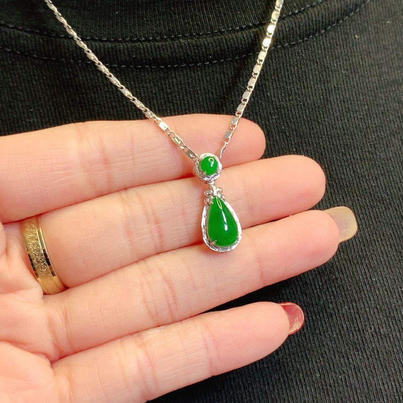 【闪购商品】翡翠吊坠(赠链)18K金镶嵌