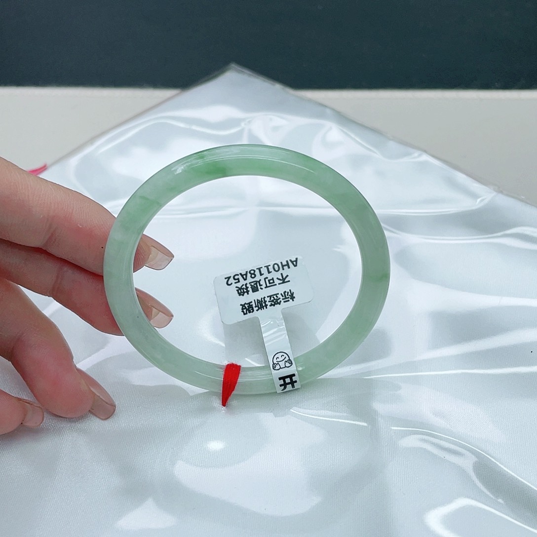 翡翠手镯未镶嵌圆52.6