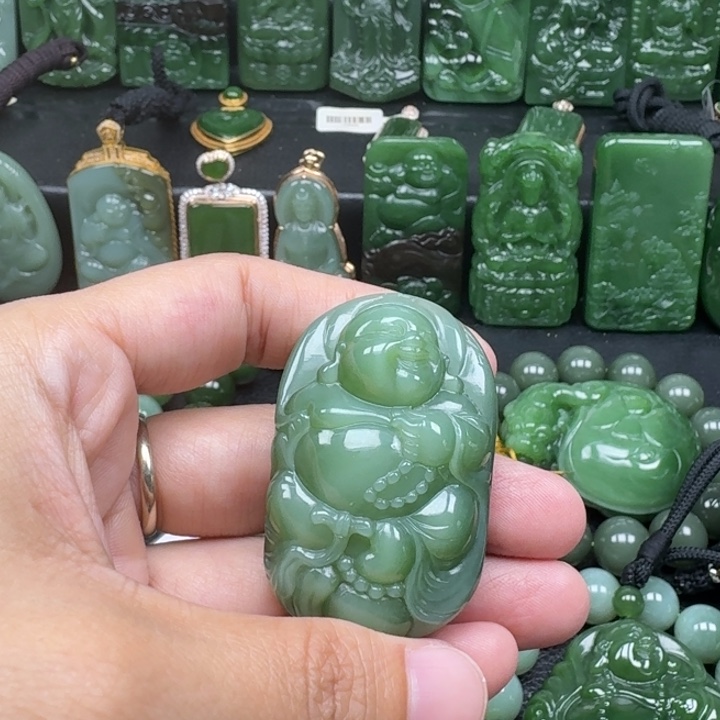 如***柳颈饰未镶嵌和田玉