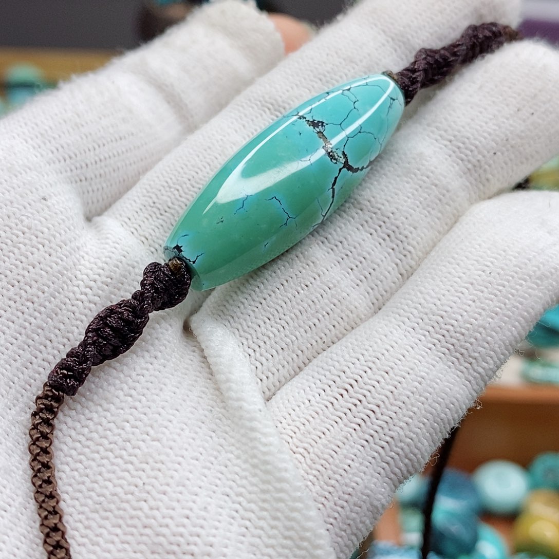 绿松石颈饰未镶嵌