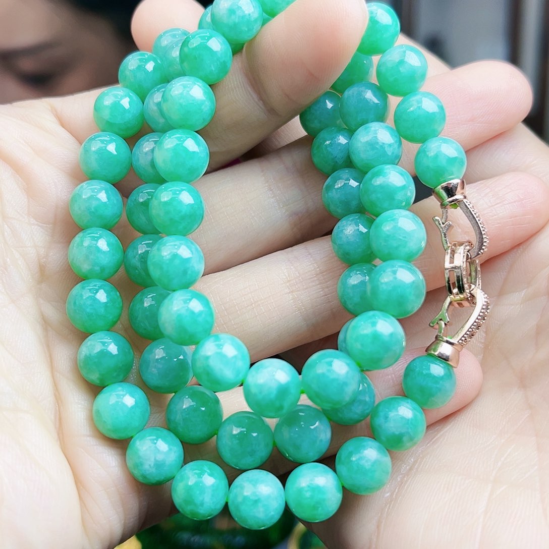 翡翠颈饰未镶嵌项链