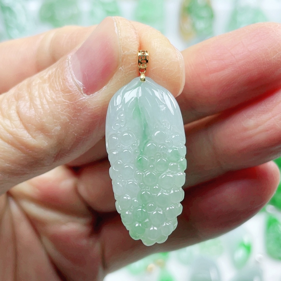 翡翠吊坠(不含链)18K金镶嵌