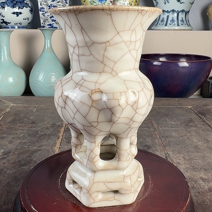 官窑三羊尊品相完美