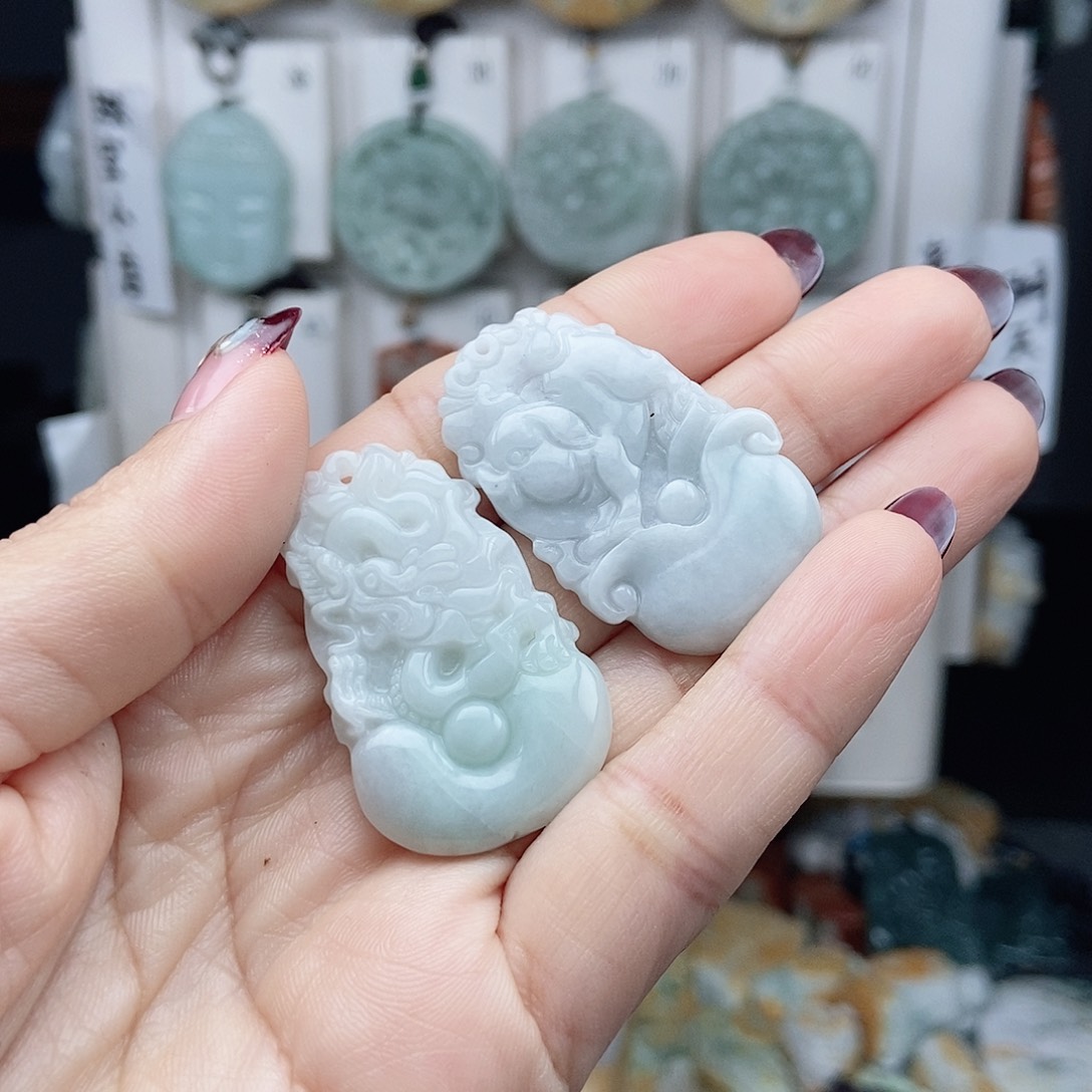 翡翠颈饰未镶嵌翡翠