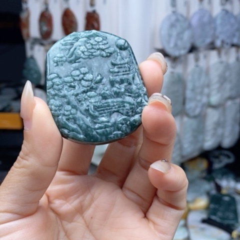 翡翠颈饰未镶嵌翡翠