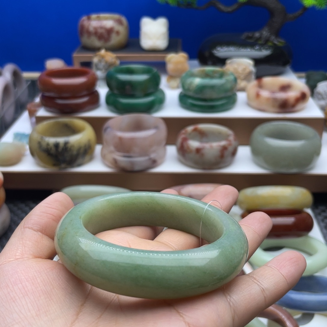 石英质玉手镯未镶嵌顺**然