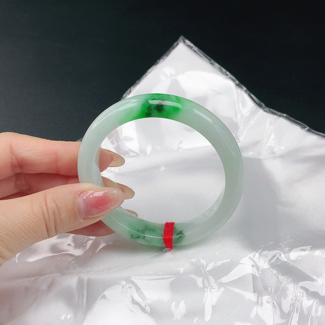 翡翠手镯未镶嵌翡翠360