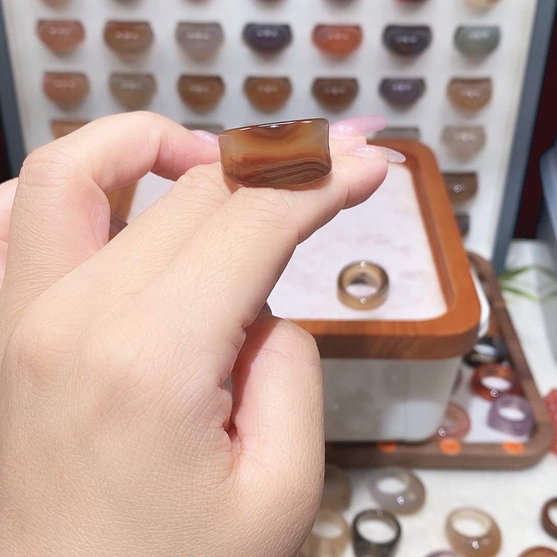 风****玛瑙/玉髓未镶嵌戒指港14.5