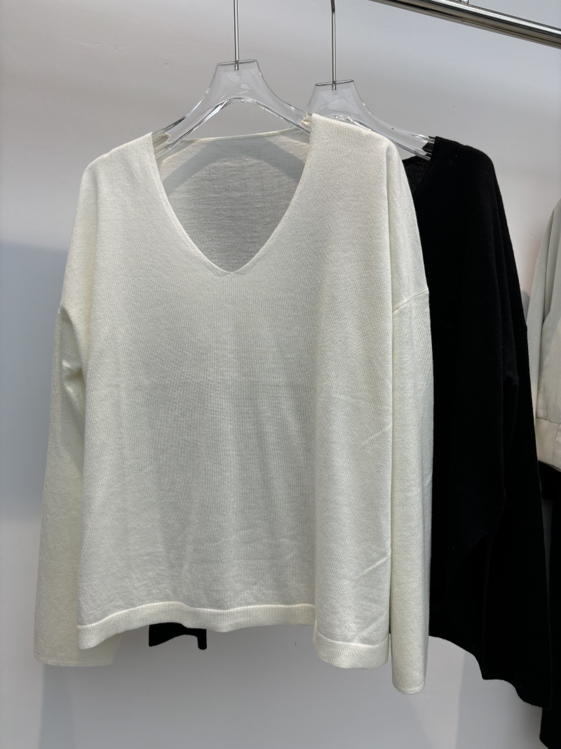 女V领毛针织衫轻复古针织打底衫套头款薄款常规通勤RLJJT4SY03738
