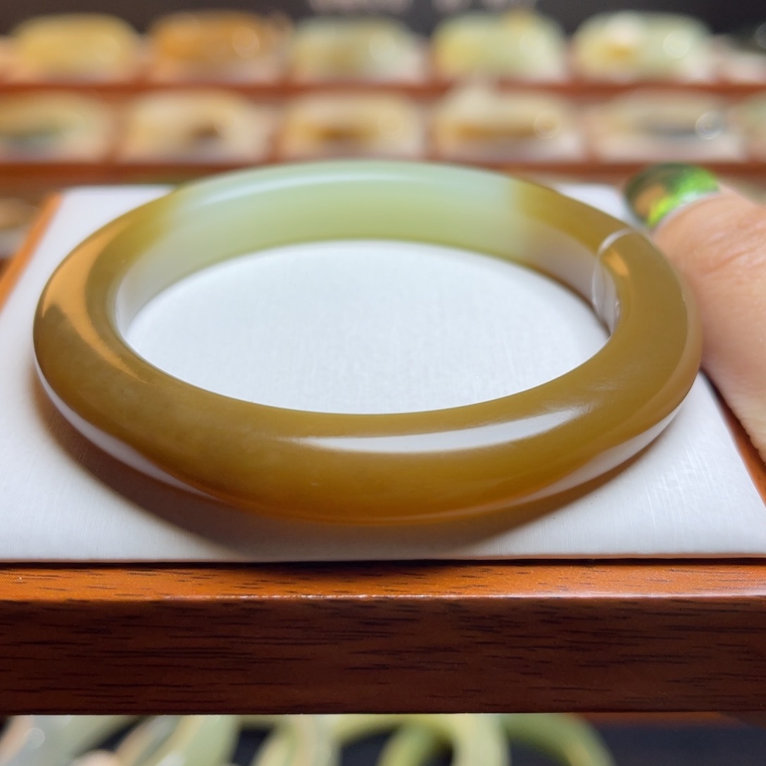 【闪购商品】和田玉手镯未镶嵌