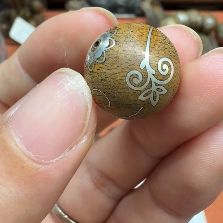 大叶紫檀（黑酸枝木类）