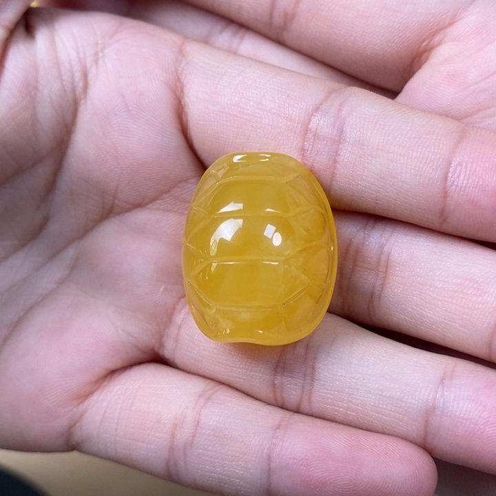 未镶嵌琥珀裸石富甲