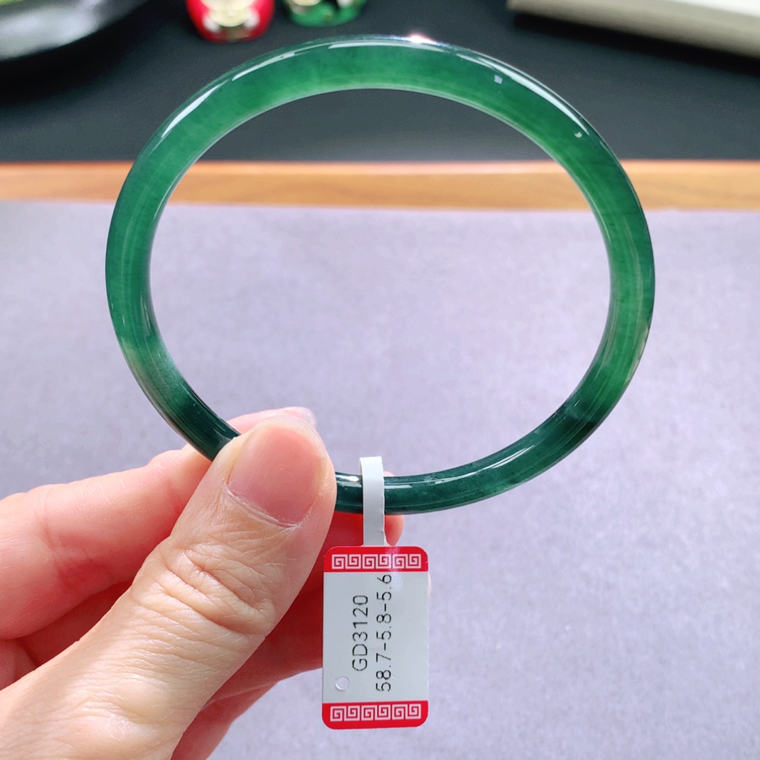 翡翠手镯未镶嵌天然翡翠手镯