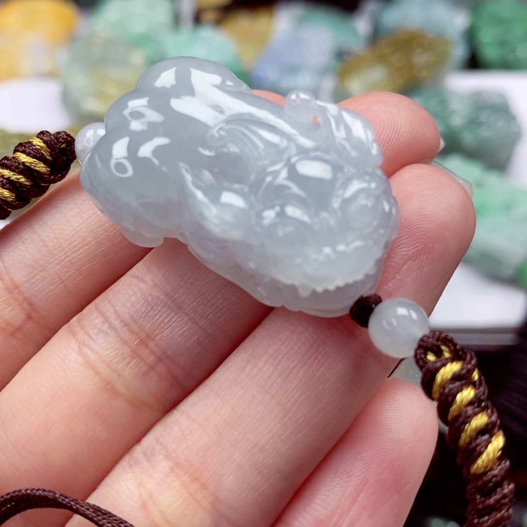 翡翠颈饰未镶嵌翡翠