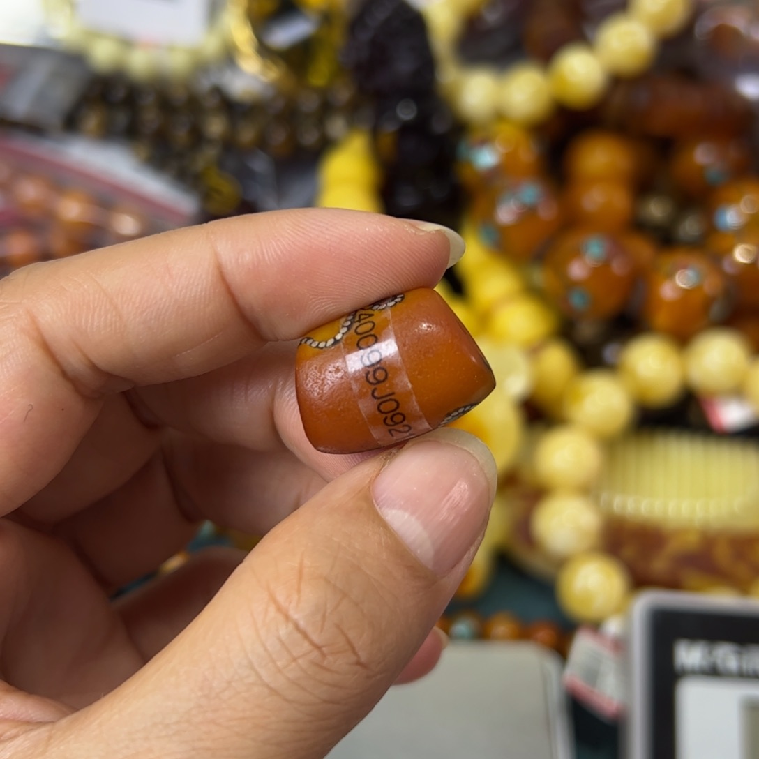 未镶嵌琥珀珠宝奇石807