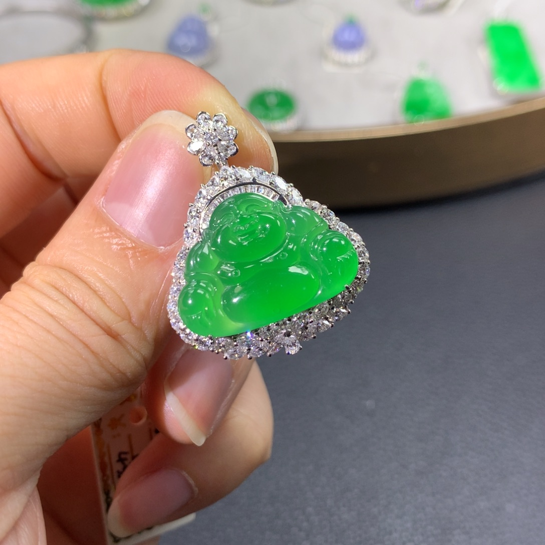 翡翠颈饰18K金镶嵌翡翠