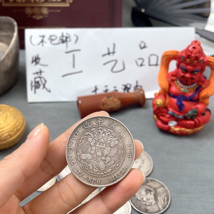 紫***雅现代一枚工艺摆件