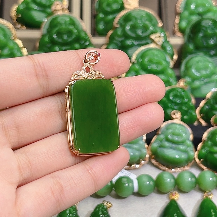 和田玉（碧玉）颈饰18K金镶嵌