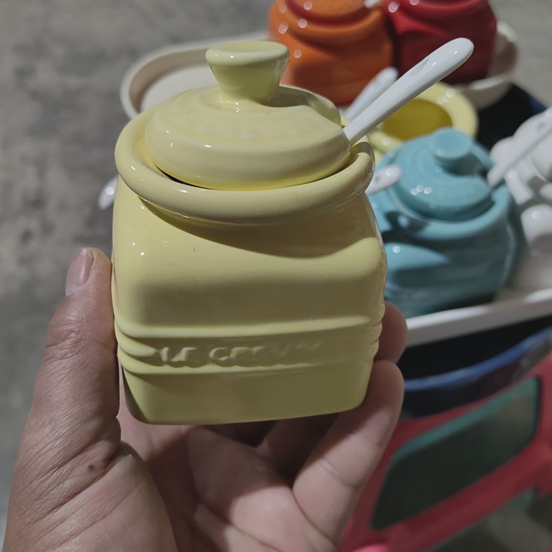 陶瓷便携款瑕疵黄调料罐