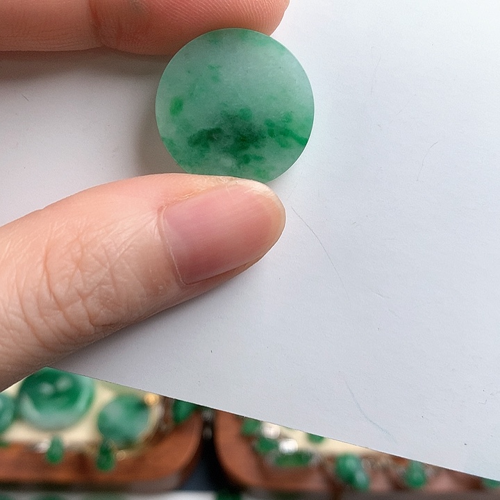 颈饰18K金镶嵌翡翠852366456788