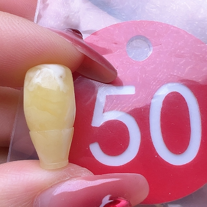 蜜蜡裸石未镶嵌微瑕 8.4mm 三通