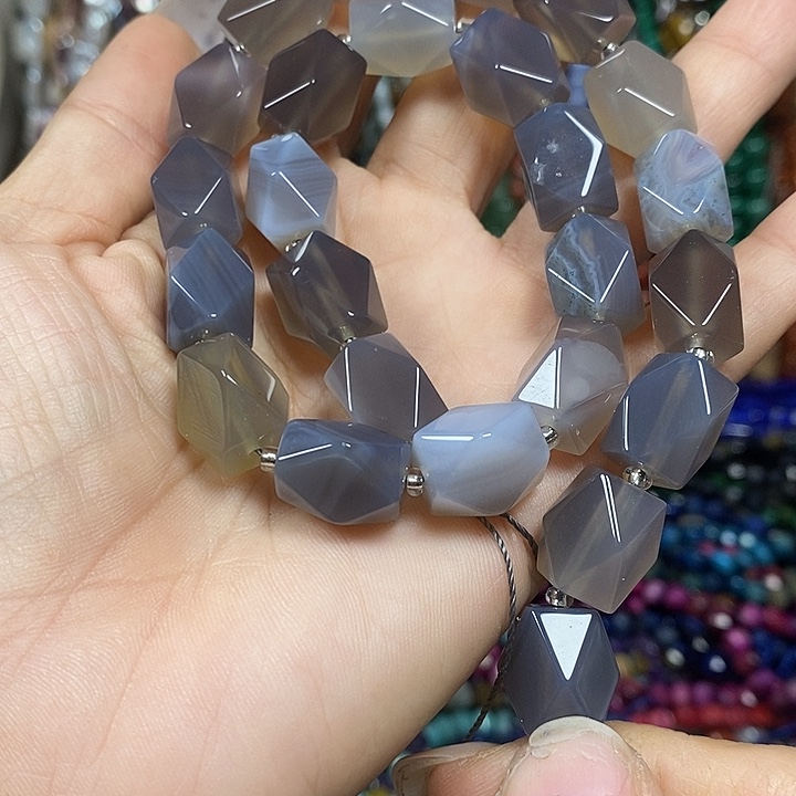 玛瑙/玉髓未镶嵌珠宝半成品高级灰玛瑙八棱卡10mm