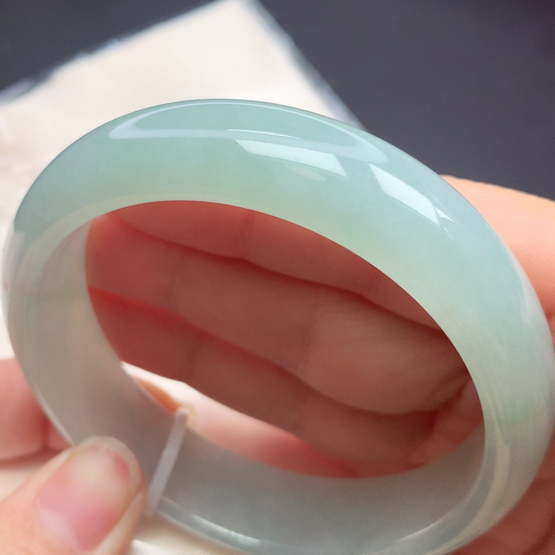 翡翠手镯未镶嵌58圈口