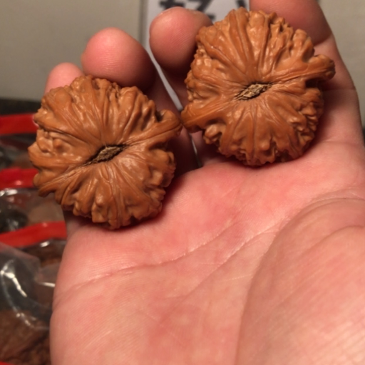 【闪购商品】文玩核桃把件闷白41