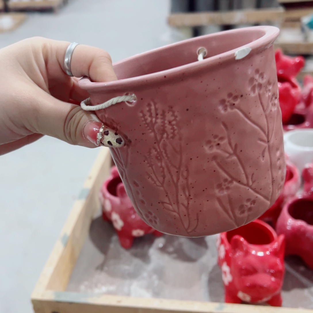 有孔，陶瓷花盆满10米包邮发货。微瑕介意慎拍