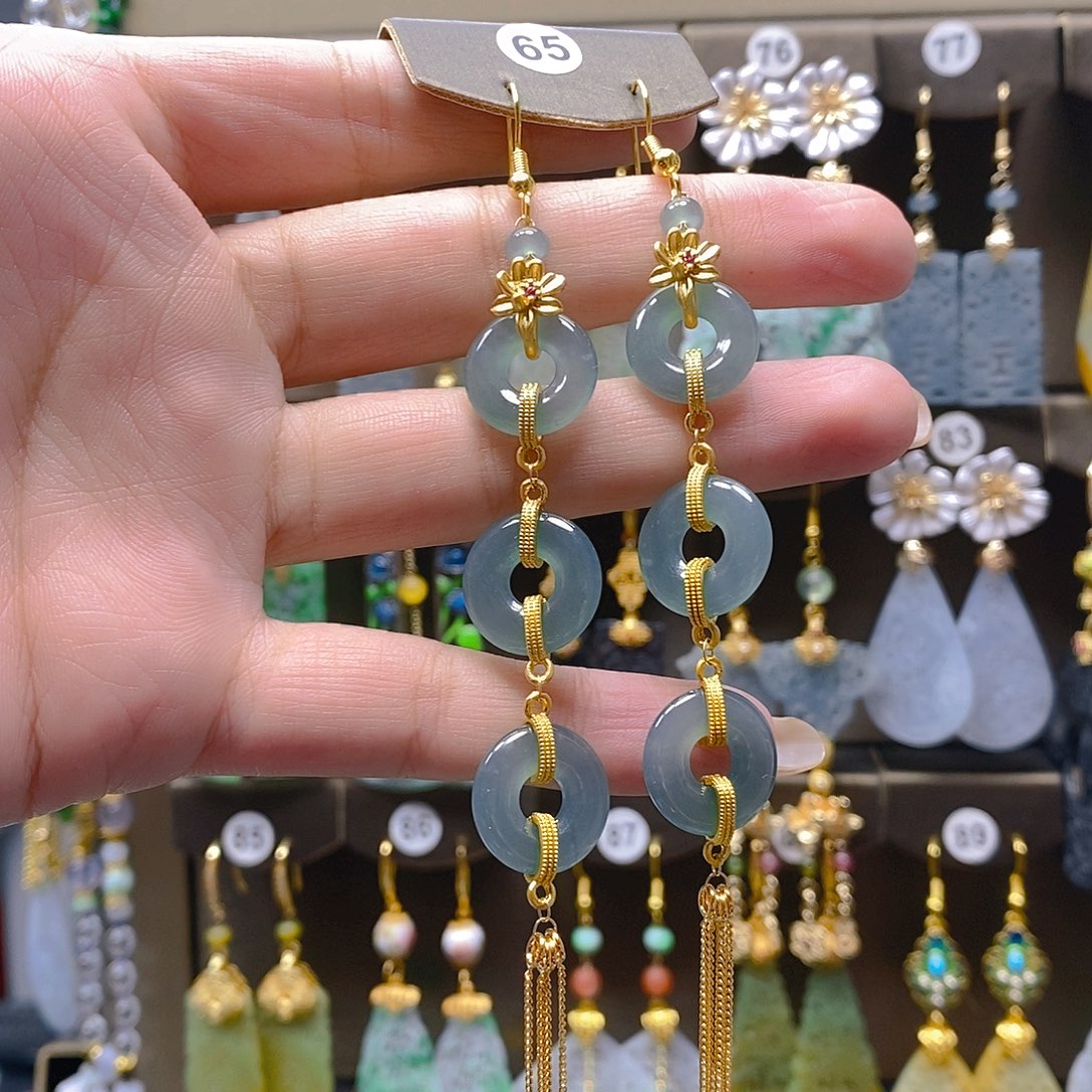 未镶嵌翡翠耳饰翡翠