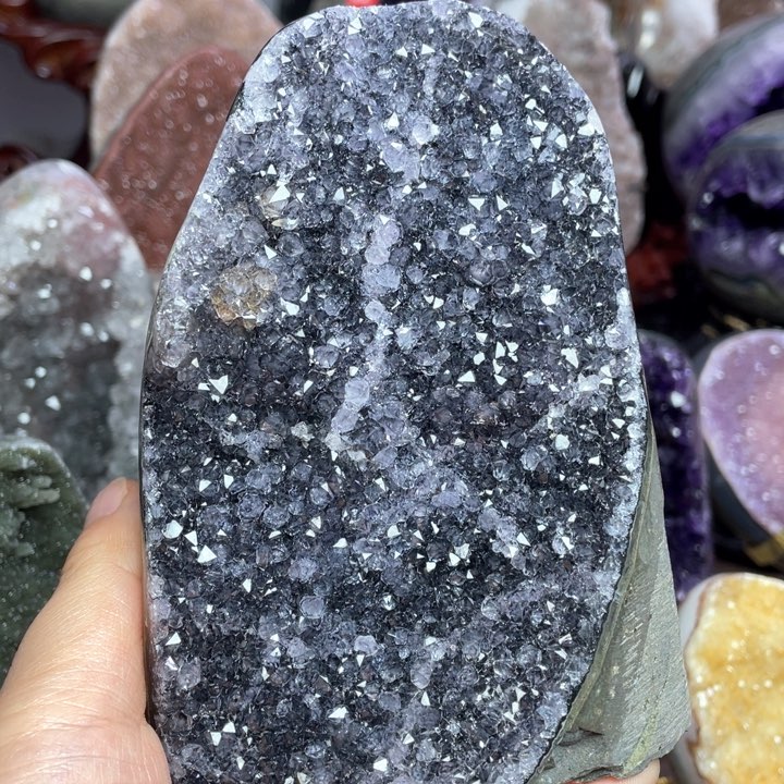 水晶摆件未镶嵌捡漏