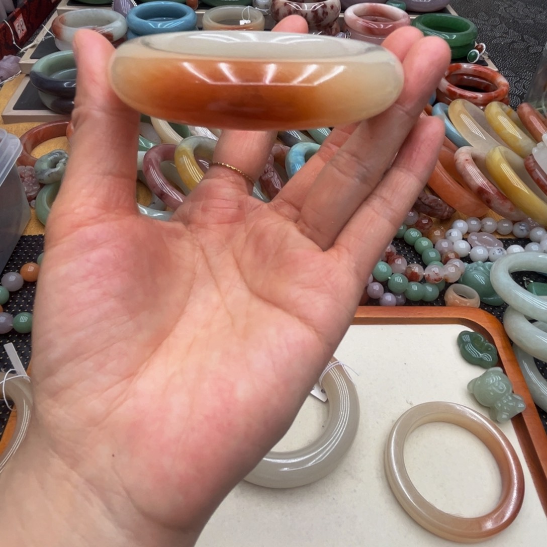 暖***冬石英质玉未镶嵌圈口64