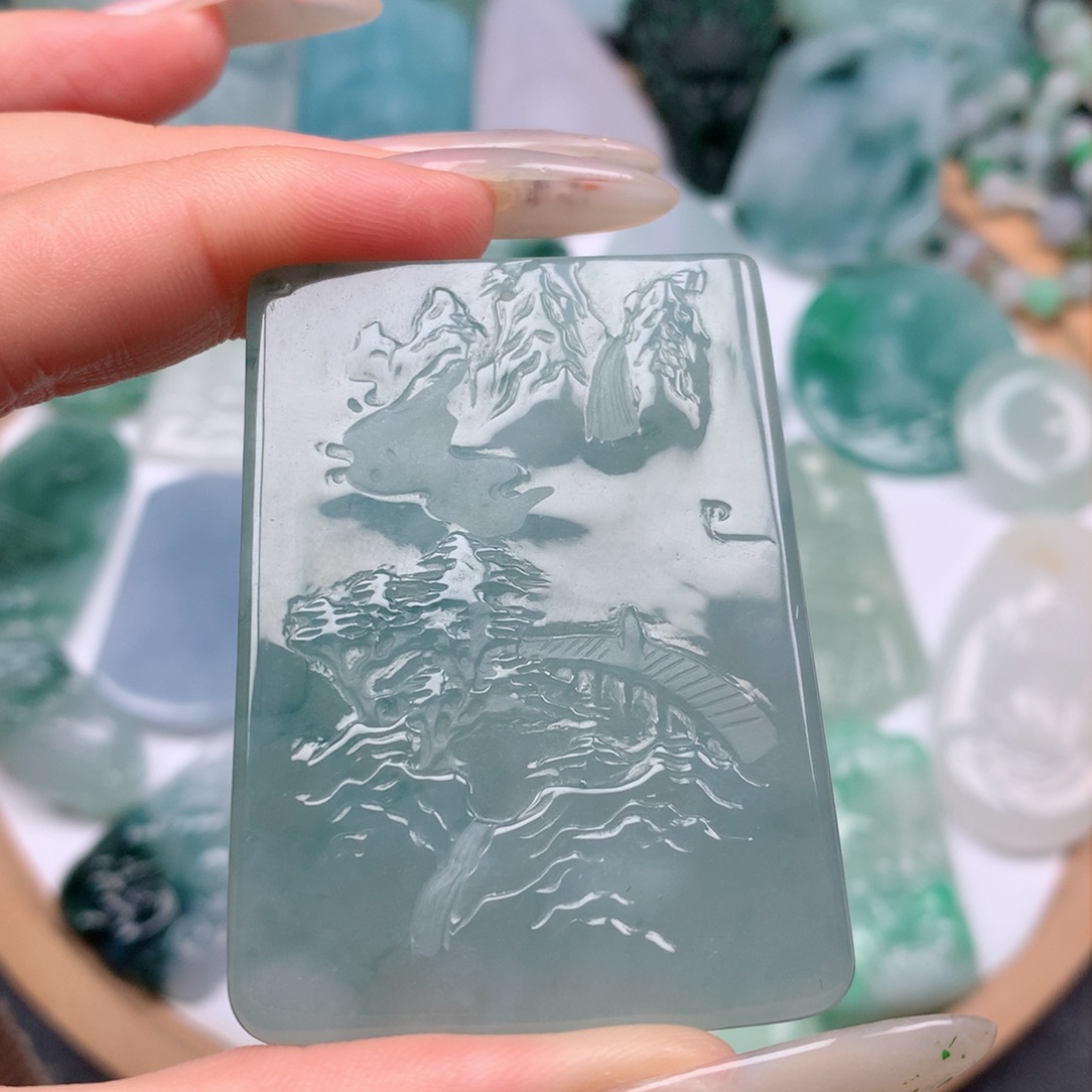 【闪购商品】翡翠颈饰未镶嵌角*落山水