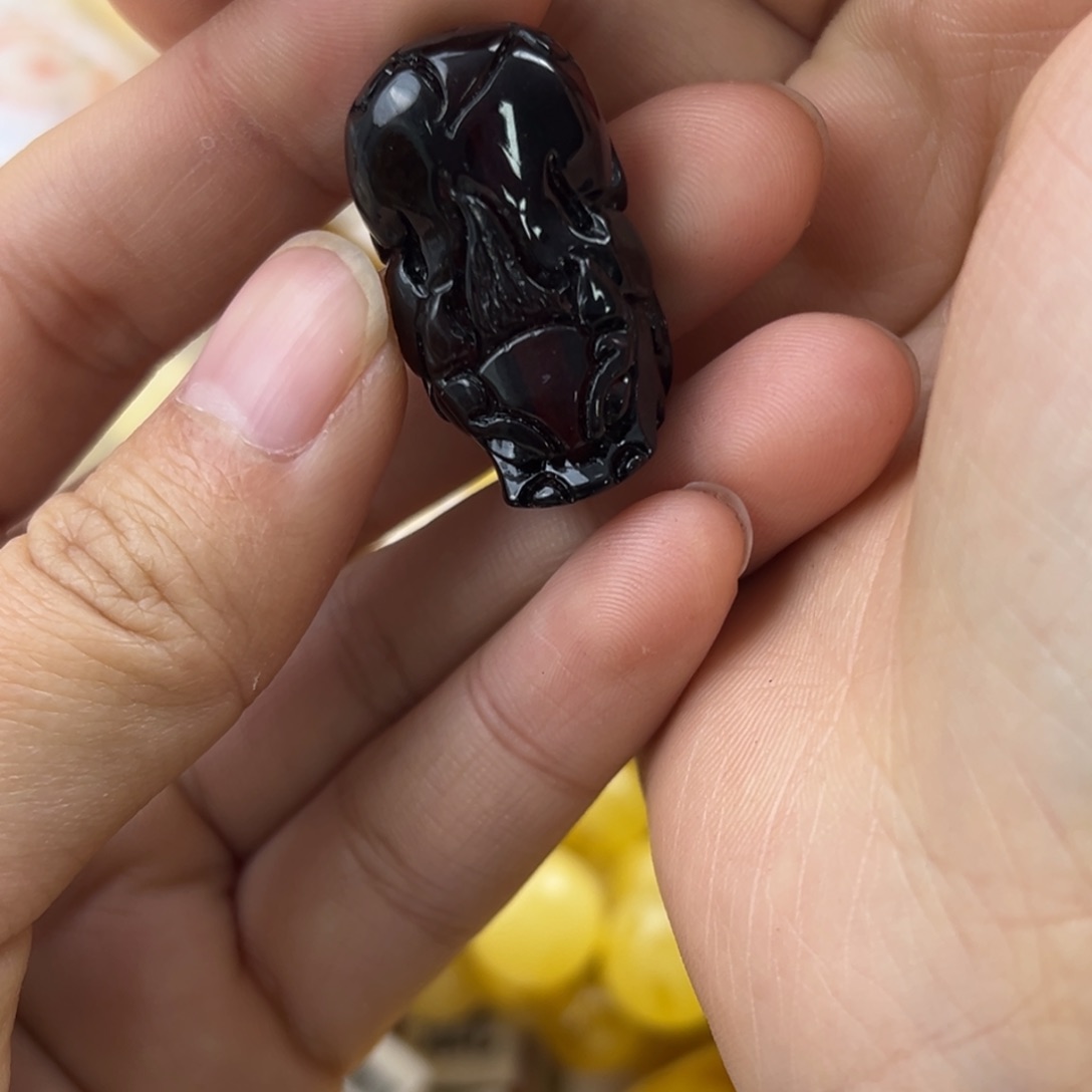 琥珀珠宝奇石未镶嵌