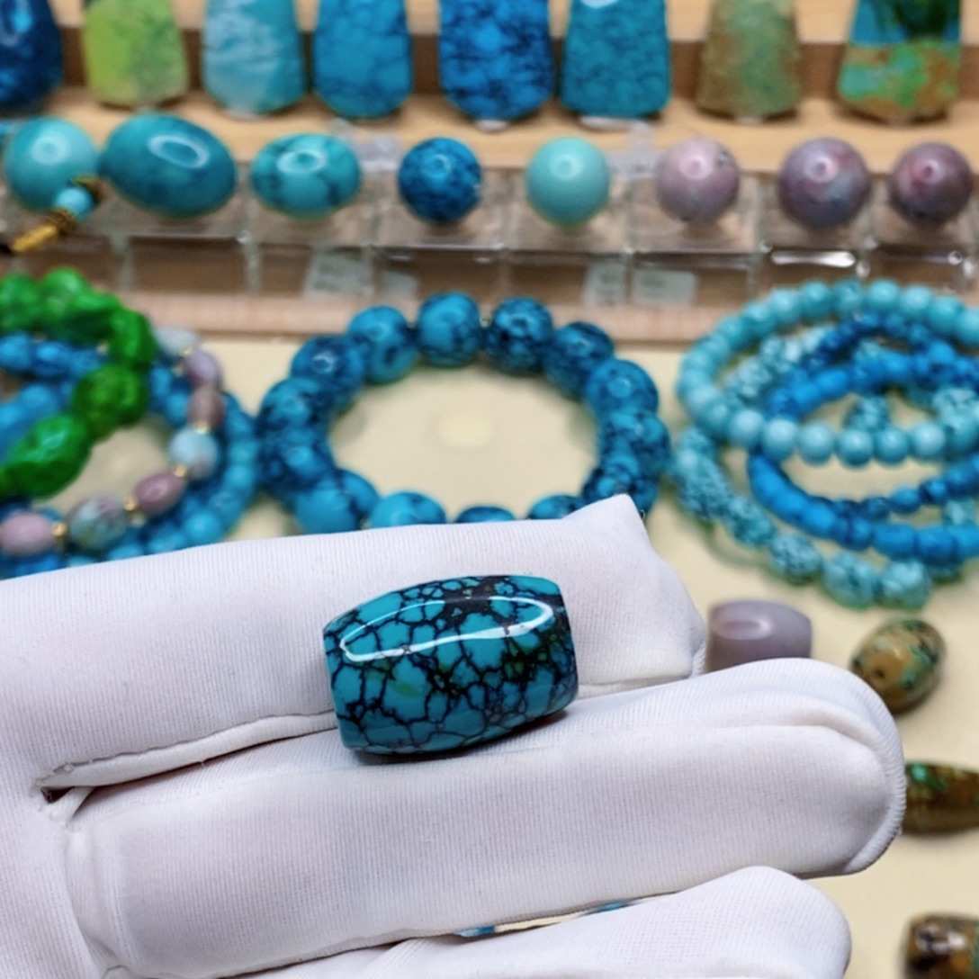 绿松石未镶嵌珠宝奇石