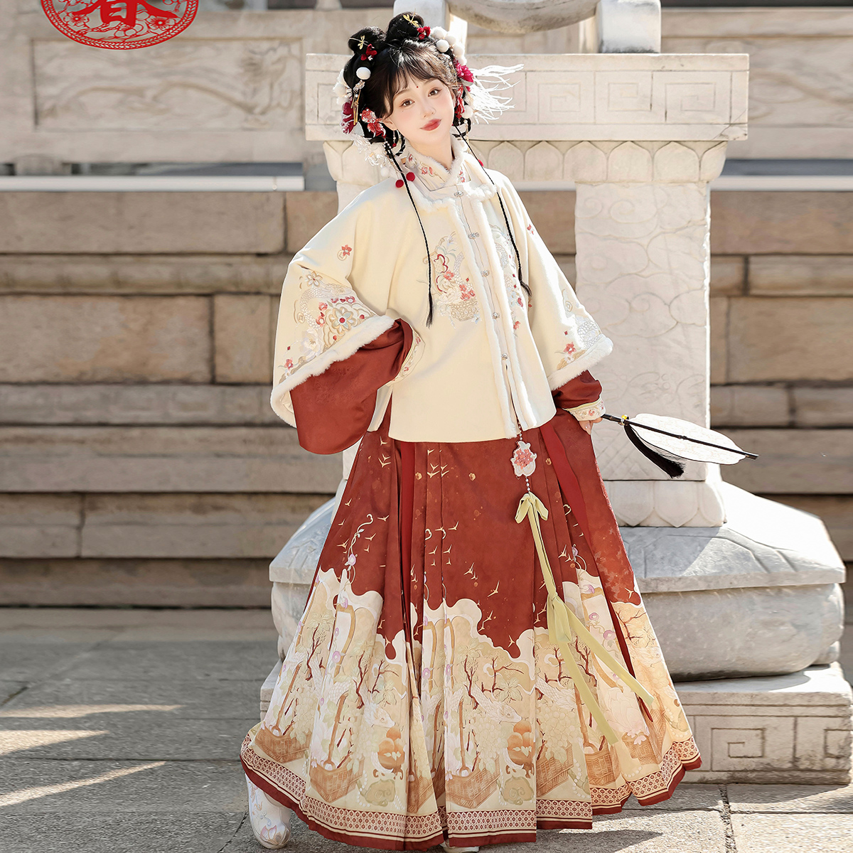 9332厚款汉服女中国风汉元素外套里衣马面裙套装