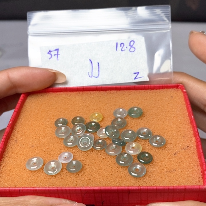 B***m定制翡翠未镶嵌不退