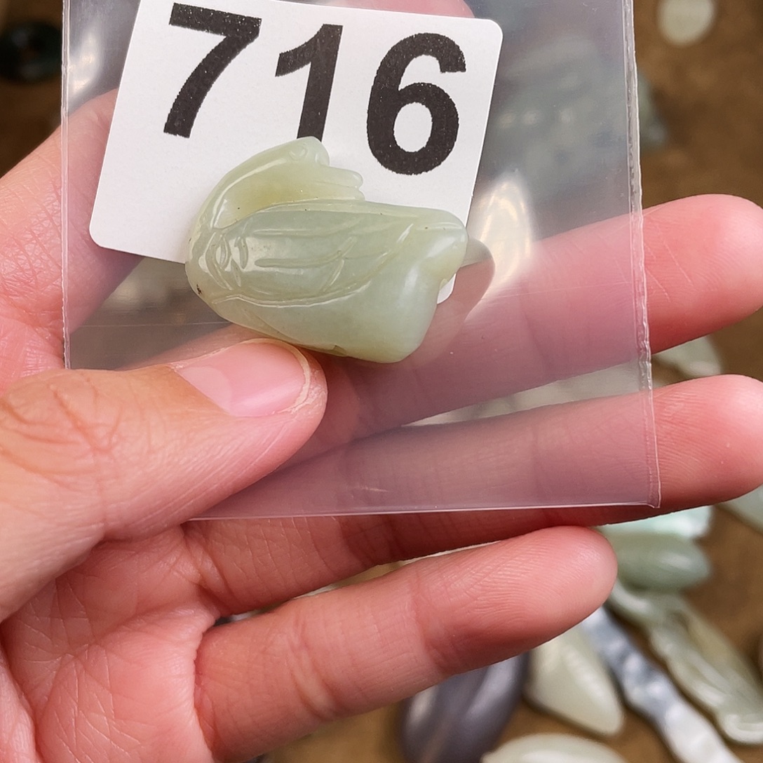 和田玉（糖玉）未镶嵌颈饰