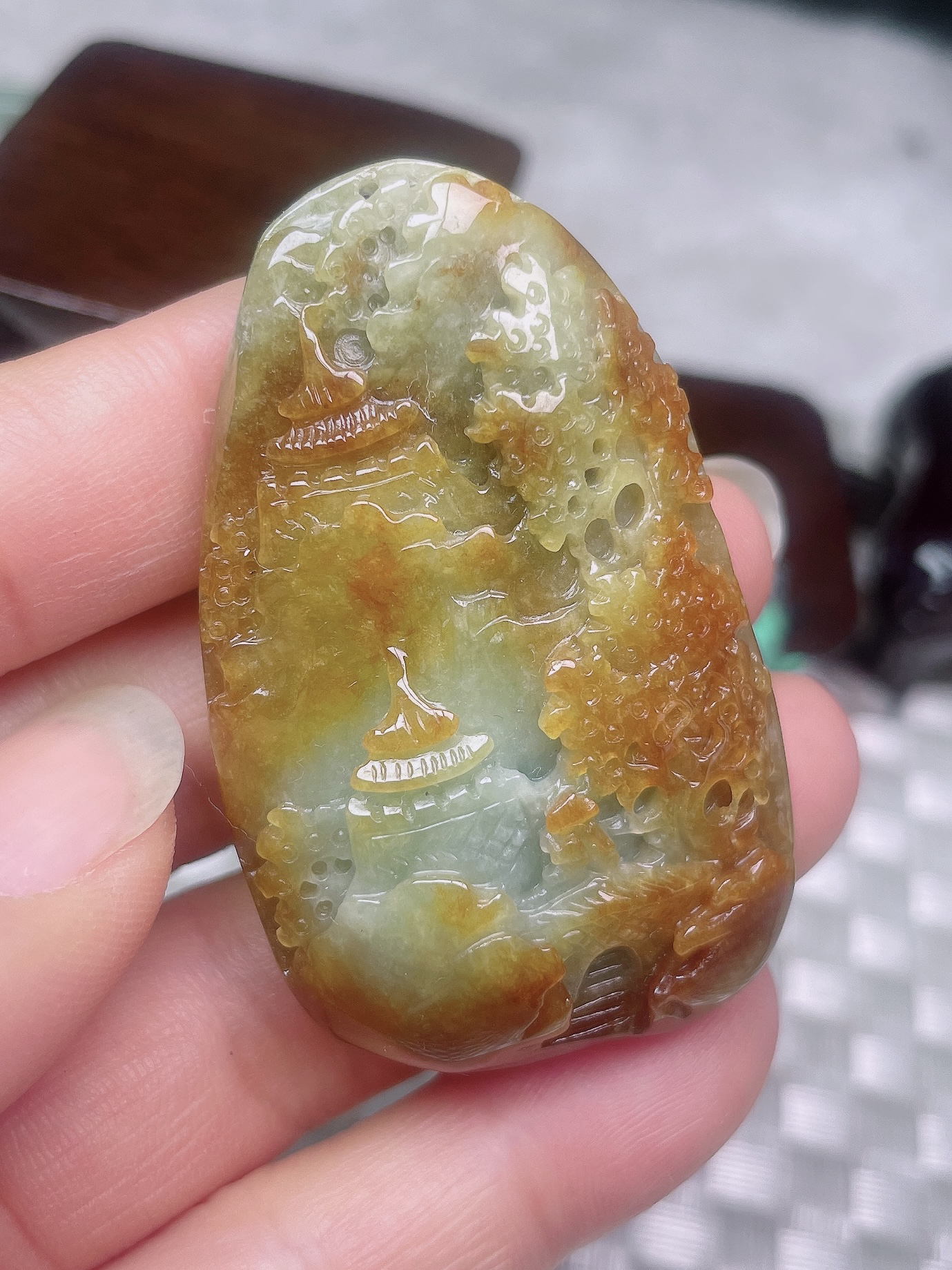 缅甸天然A货翡翠-冰糯种特色天然红翡山水吊坠尺寸 53*32*13